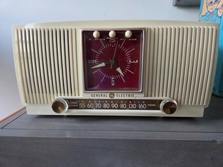 General Electric Radio Alarm Clock Model 573