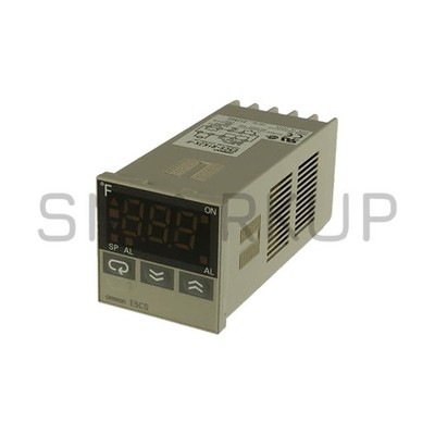 New In Box OMRON E5CS-R1KJX-F Temperature Controller 100-240VAC