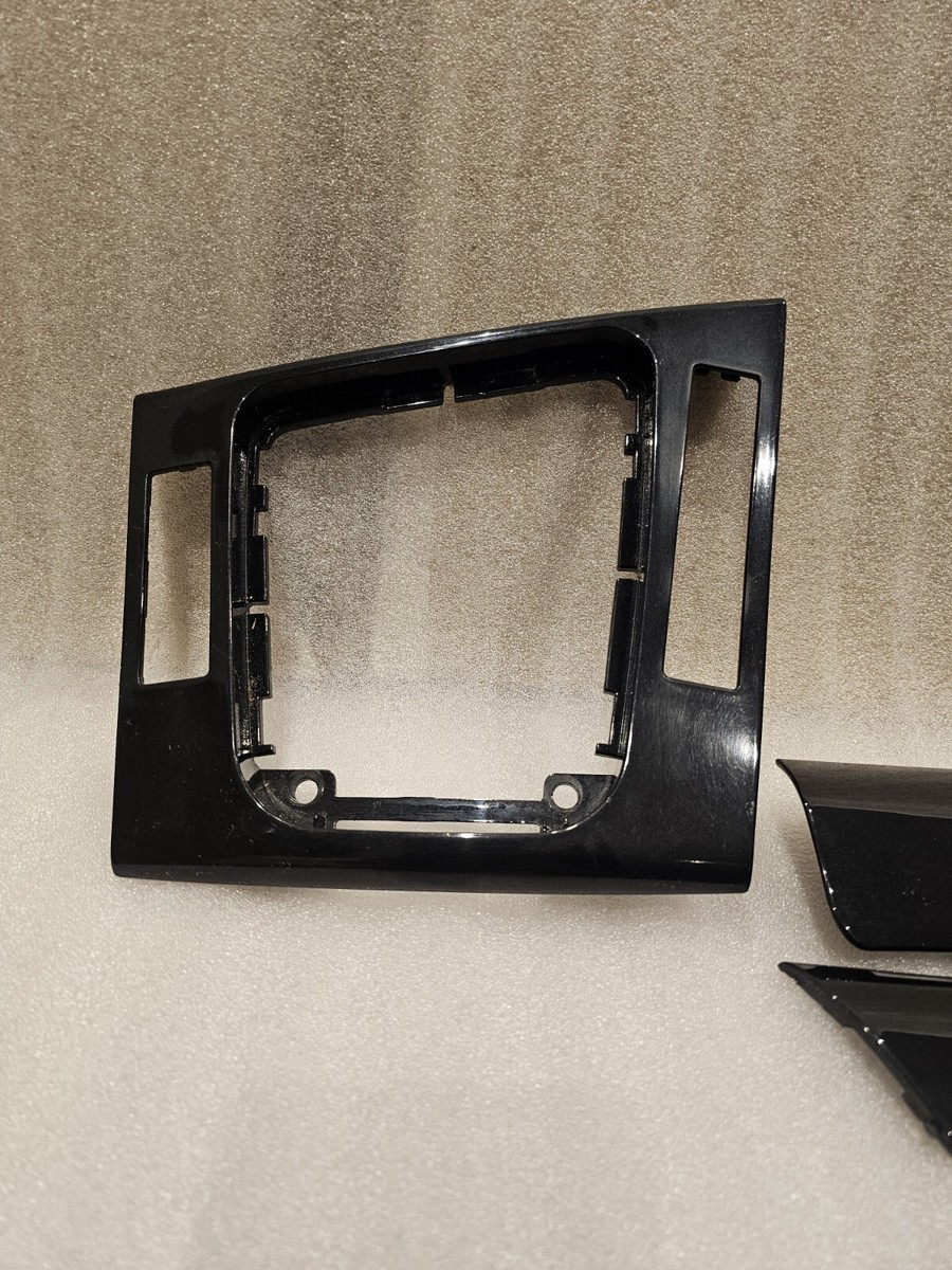 BMW トリム　ピアノブラック BMW Piano Black Interior Trim Kit - 51168093585KIT | FCP Euro