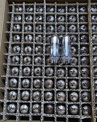 100 x 6n6p RED TIP tubes 70's NOS OTK NEVZ same date ecc99 5687 7044 e182cc 7119 - Image 1 of 2