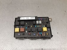 Opel Zafira B 2007 Diesel Sicherungskasten 13206754 DEV489484