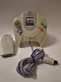 SEGA Dreamcast Controller - Yellowing With yellowed Performance Rumble Pack