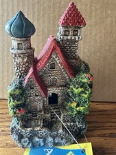Ancien ornement de château d'aquarium