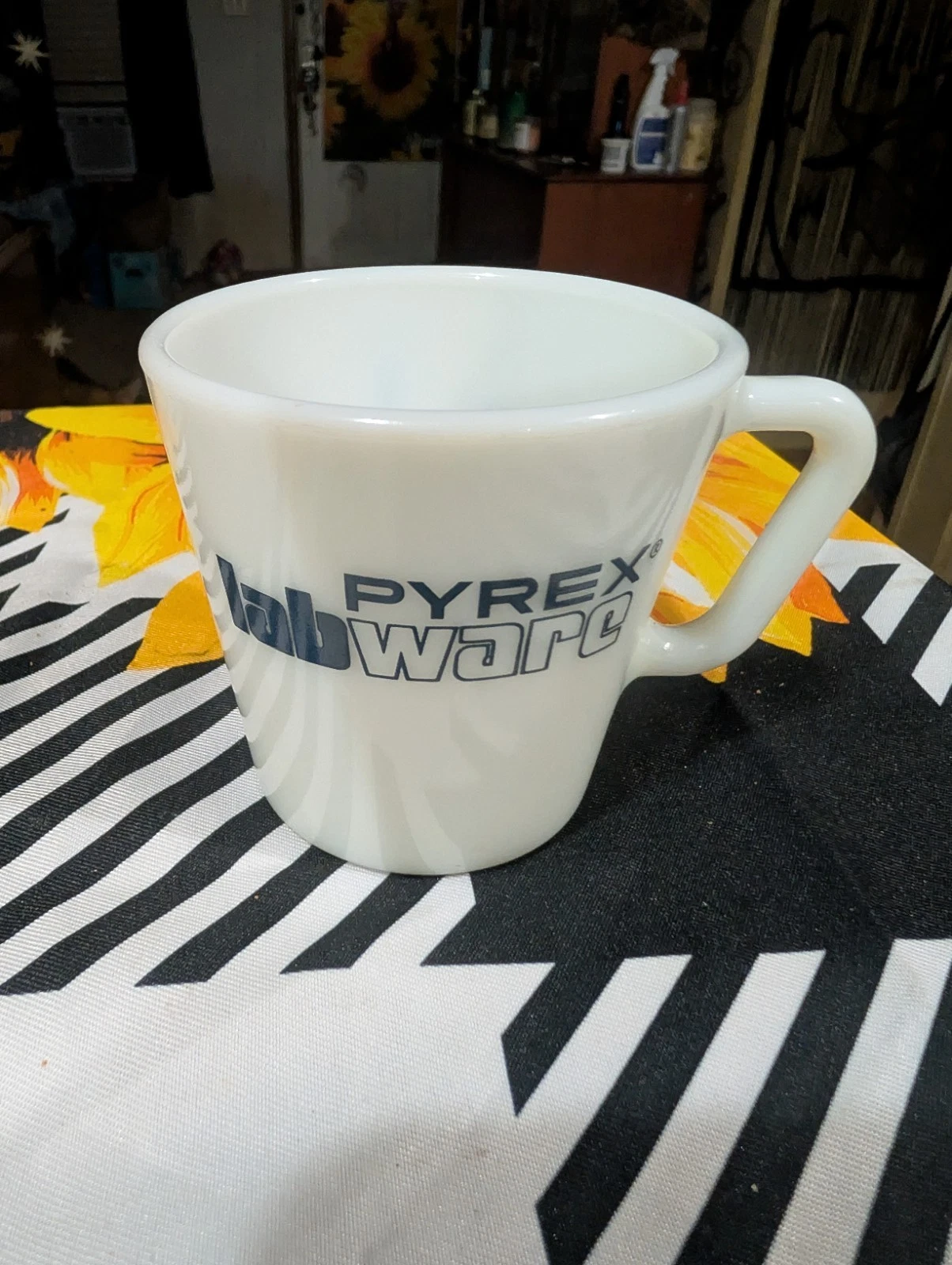 PYREX RARE LABWARE Set Of 6 Microwave Safe Coffee Mugs
Opens in a new window or tab