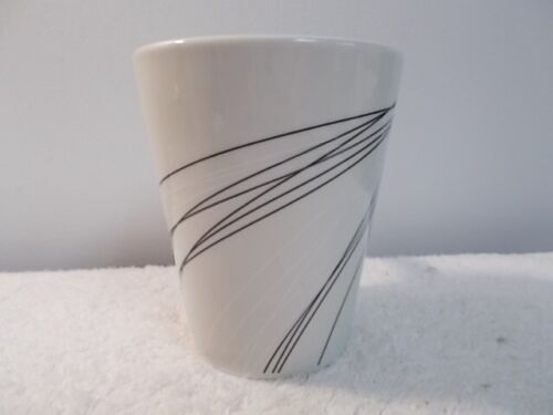 Taza de café porcelana blanca y negra desentrañada Mikasa Gourmet Basics - Imagen 2 de 6