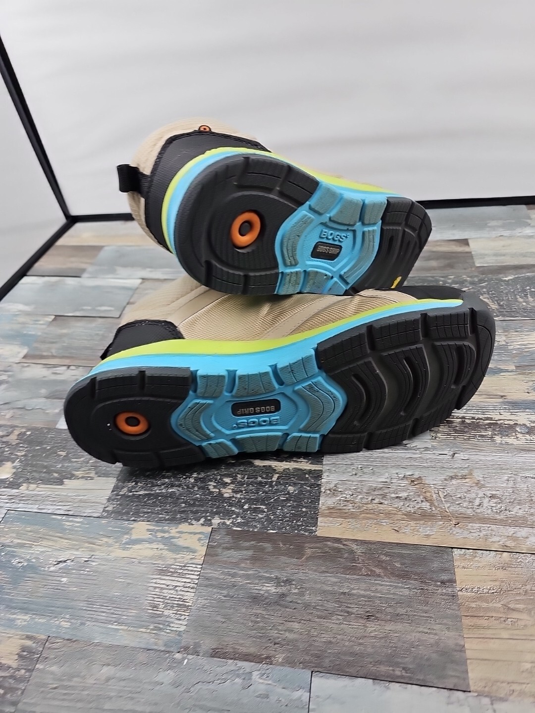 Bogs Womens Sandstone Mid Taupe Work & Safety Boots 9 Medium (B,M) BHFO 3123