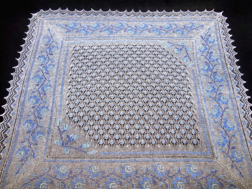 Large white shawl with blue Gzhel embroidery, Russian wool wrap,Wedding cover up - Picture 14 of 14