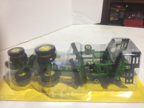 John Deere 8320R Tractor w 637 John Deere Disc 1/64 Scale NIP by Ertl - Picture 7 of 12