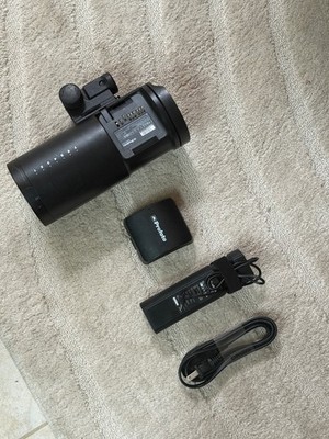 Profoto B10X Plus Off-Camera Flash   NOT WORKING   For Parts/Repair