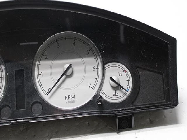 Приборные панели 2005 Chrysler 300C 04836990AA - Изображение 2 из 4