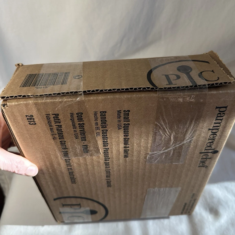 New In Box Pampered chef small square cool & serve 2613 Never Opened - Image 3 of 4