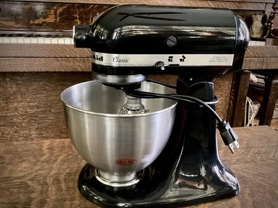 MIXER KITCHENAID CLASSIC STAND MIXER TILT HEAD BLACK 4.5 QUART K45SSOB