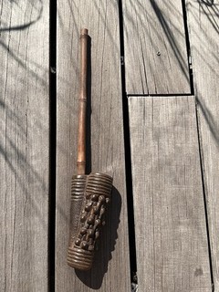 Afrikanische Holzpfeife Bamum / Bamileke – Kamerun – figürlich geschnitzt