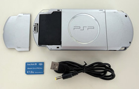 Sony PSP 3000 Mystic Silver Handheld Console -Memory Card, Charger + New Battery