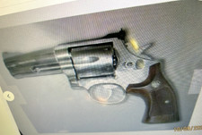 "Póster de revólver Posterazzi Smith & Wesson calibre 357 impresión 24"" x 18"" Ret $38,97"