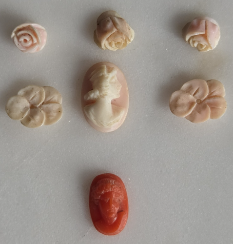(6) Antique Natural Carved Coral Cameo 2 Bust / 4Flowers
