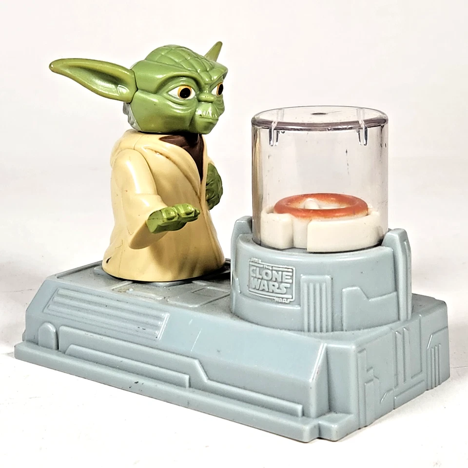 McDonald's 2011 Jedi Master Yoda Levitator 4" Action Figure Star Wars Clone Wars - Image 2 of 4