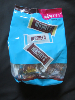 (1) Party Pack Hershey's Cookies 'n' Creme Almonds Snack Size Candy Bars 31.5 Oz