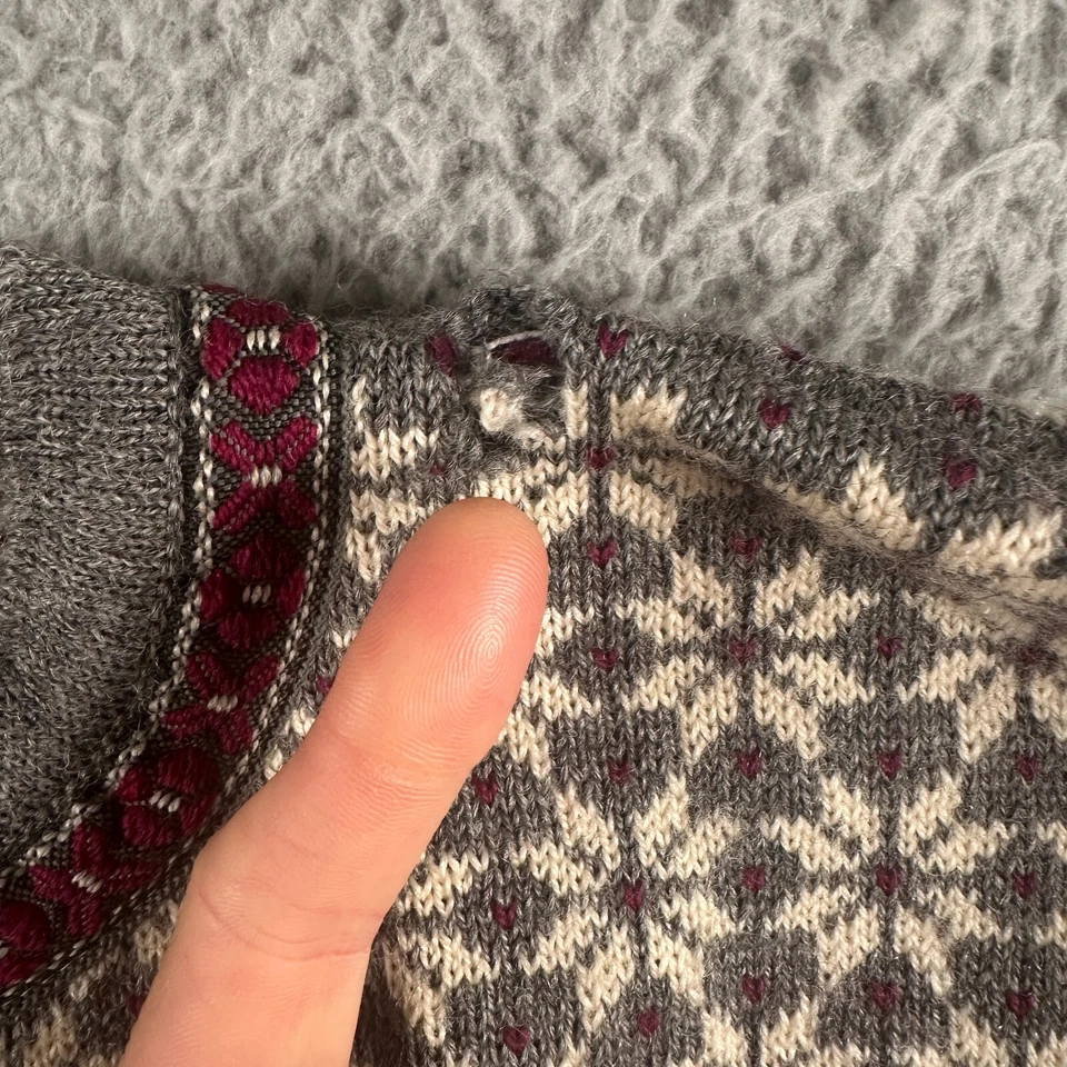 Vtg Dale of Norway Sweater Sz M Geometric Wool Knit Cardigan Metal Clasp Flaw - Image 3 of 4