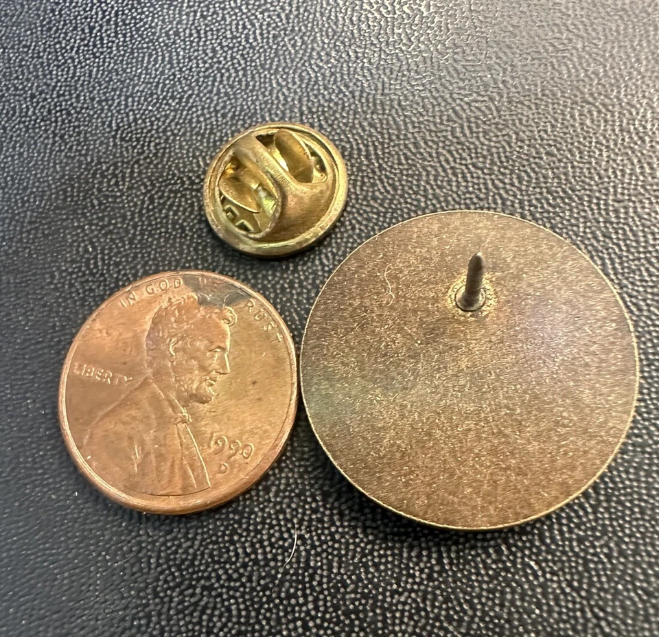 Prendedor de solapa sombrero de caza 15 aniversario base de alce de las Montañas Rocosas de colección Foto 2 de 4