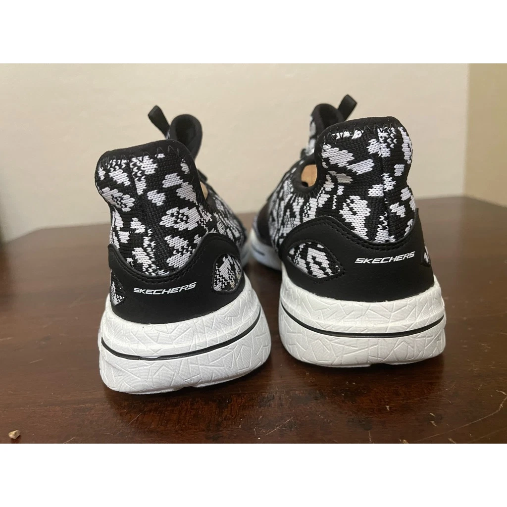 Skechers burst up cheap and under high top