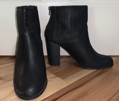 Apt. 9 Black Zip Up Ankle Boots 4 