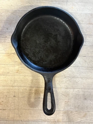 Vtg UnMarked Wagner Ware No. 3 Cast Iron " 6 1/2 inch Skillet " (post 1960's)