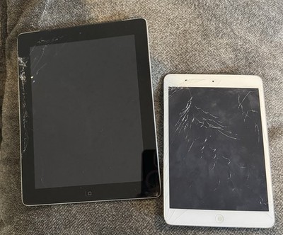 PAIR (2) iPad Mini 2 16GB & iPad 4th Generation 32GB (CRACKED SCREENS)