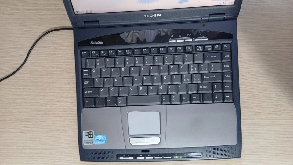 Notebook Toshiba Satellite 1800 Windows 98 floppy LPT RS232 - Immagine 3 di 4
