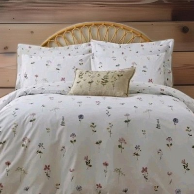 DUNELM gepresstes Blumenmuster, Doppel-Bettwäscheset, 100 % Baumwolle, wendbar, 2 HW/PC