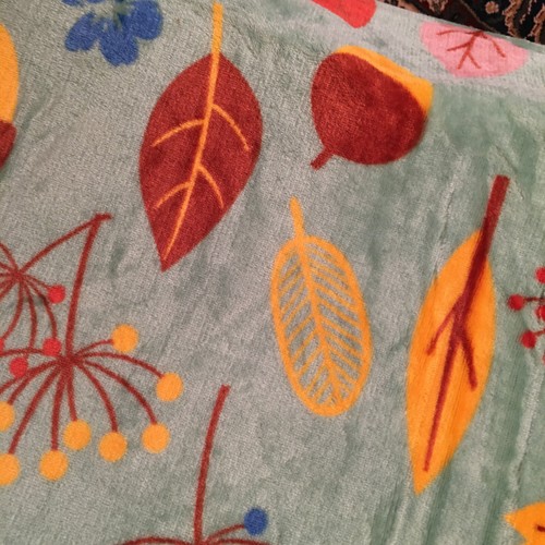 HARVEST THROW BLANKET 50"X 60" Leaves, Acorns & Pumpkins NEW Huntington Home - Picture 8 of 8