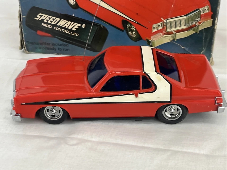Galoob Starsky & Hutch RC Radio Remote Control Red Ford Torino+box Parts Repair - Image 3 of 4