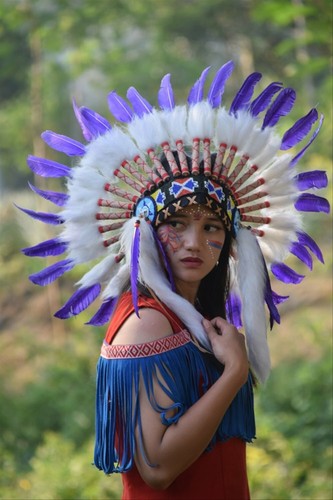 Warbonnet Purple Swan Feather White Fur 