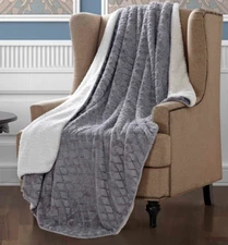 Diamond Gray Luxury Light Weight Ultra Soft Warm Sherpa Throw Blanket 50"x70" in
