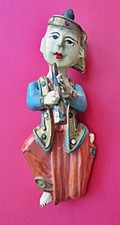 alte s&uuml;dostasiatische Musiker Figur, geschnitzt und bemalt, selten, Fl&ouml;ten