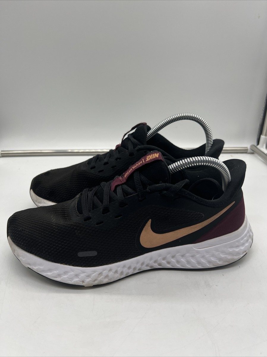 women's nike revolution 5 black and gold