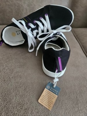 Womens Vionic Stinson Beach black with white laces and sole.