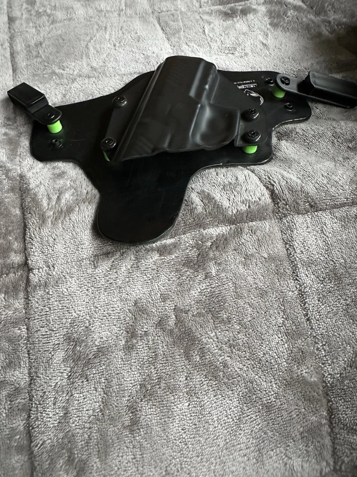 Aliengear Cloak IWB Holster for Sig P320 9mm Compact NOT OPTICS COMPATIBLE  - Image 2 of 2