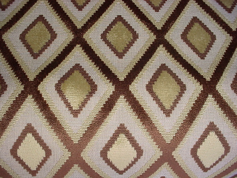 2-3/4Y Scalamandre VC 06022108 Lacerta Diamond Chevron Velvet Upholstery Fabric - Image 3 of 4