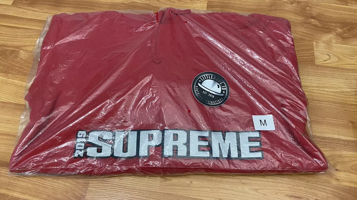 SUPREME BLOCKBUSTER 2019 SS19 HOODED SWEATSHIRT - RED Medium (M