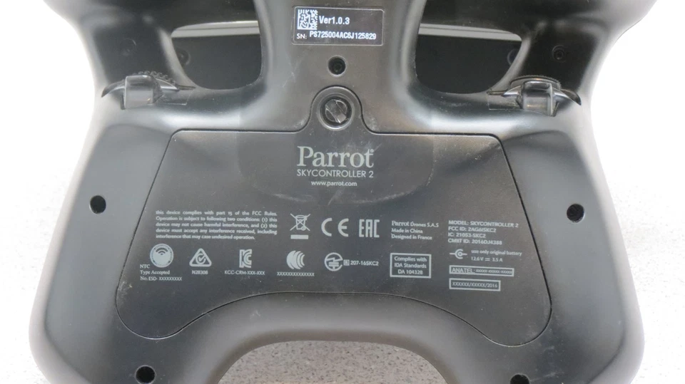 Paquete Parrot FPV Skycontroller 2 y gafas de cabina Foto 4 de 4