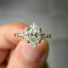 Bague de fiançailles en grappe de diamants simulés marquise de 3 ct en or...