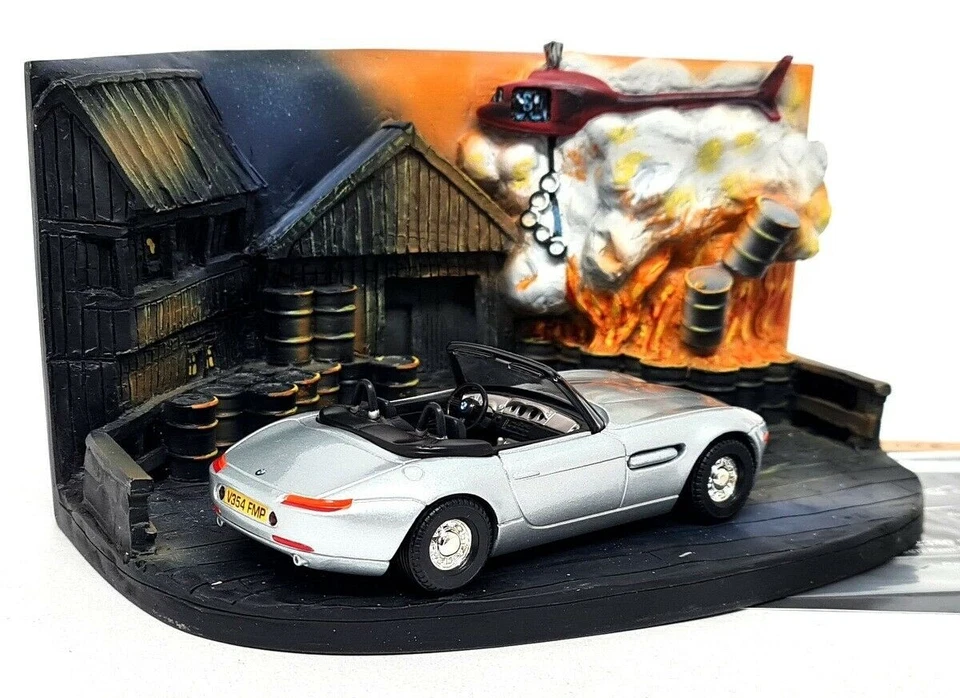 Corgi 1/36 BMW Z8 & Diorama 007 James Bond World is Not Enough CC99105 Model Car - Image 4 of 4