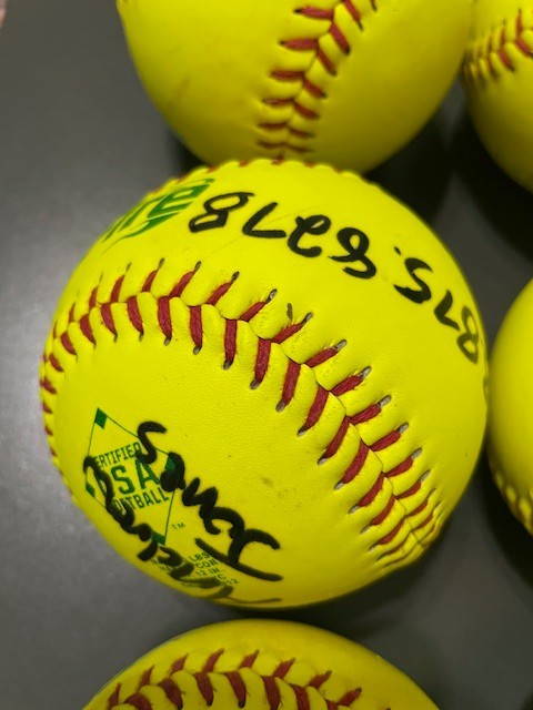 Baden Fire Slowpitch 12 Softballs, 2SB550YS-03, boîte de 12 (occasion