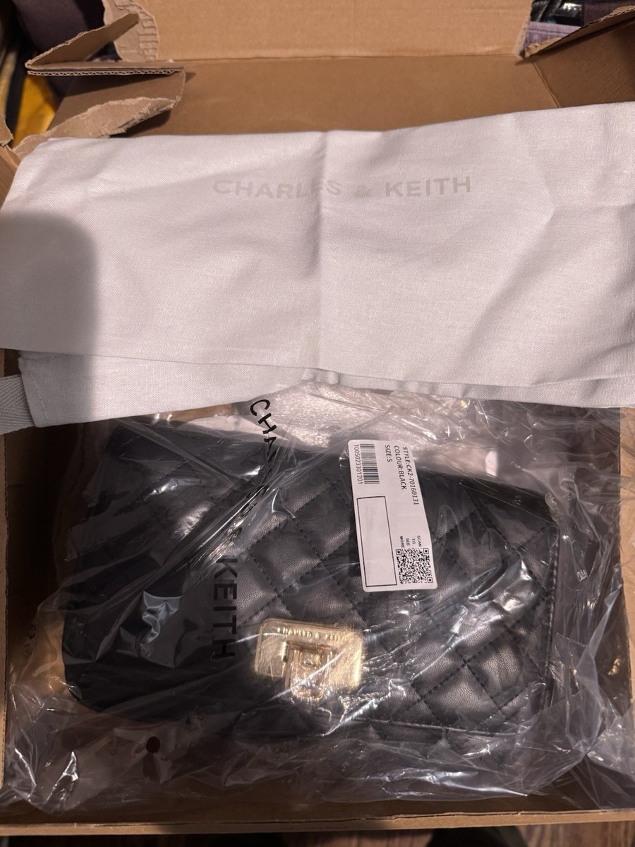 食*坊様 O*s様 Charles & Keith Cressida ~ Cre CHARLES & KEITH Cressida Black Quilted Push Lock Chain Crossbody