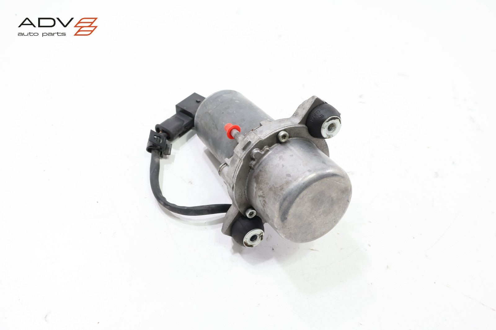 2014 - 2020 BMW i8 I12 BRAKE BOOSTER VACUUM PUMP OEM