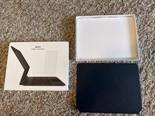 Magic Keyboard Apple iPad Pro/Air 11 inch MXQT2LL/A 4th Gen.