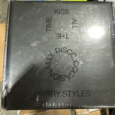 HARRY STYLES KISS ALL THE TIME. DISCO, OCCASIONALLY.   PHOTO TEE + CD BOX SET