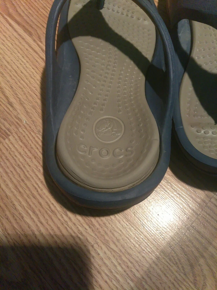 Sandalias Crocs Unisex Azul Marino Tanga Talla M4 W6 Foto 3 de 3