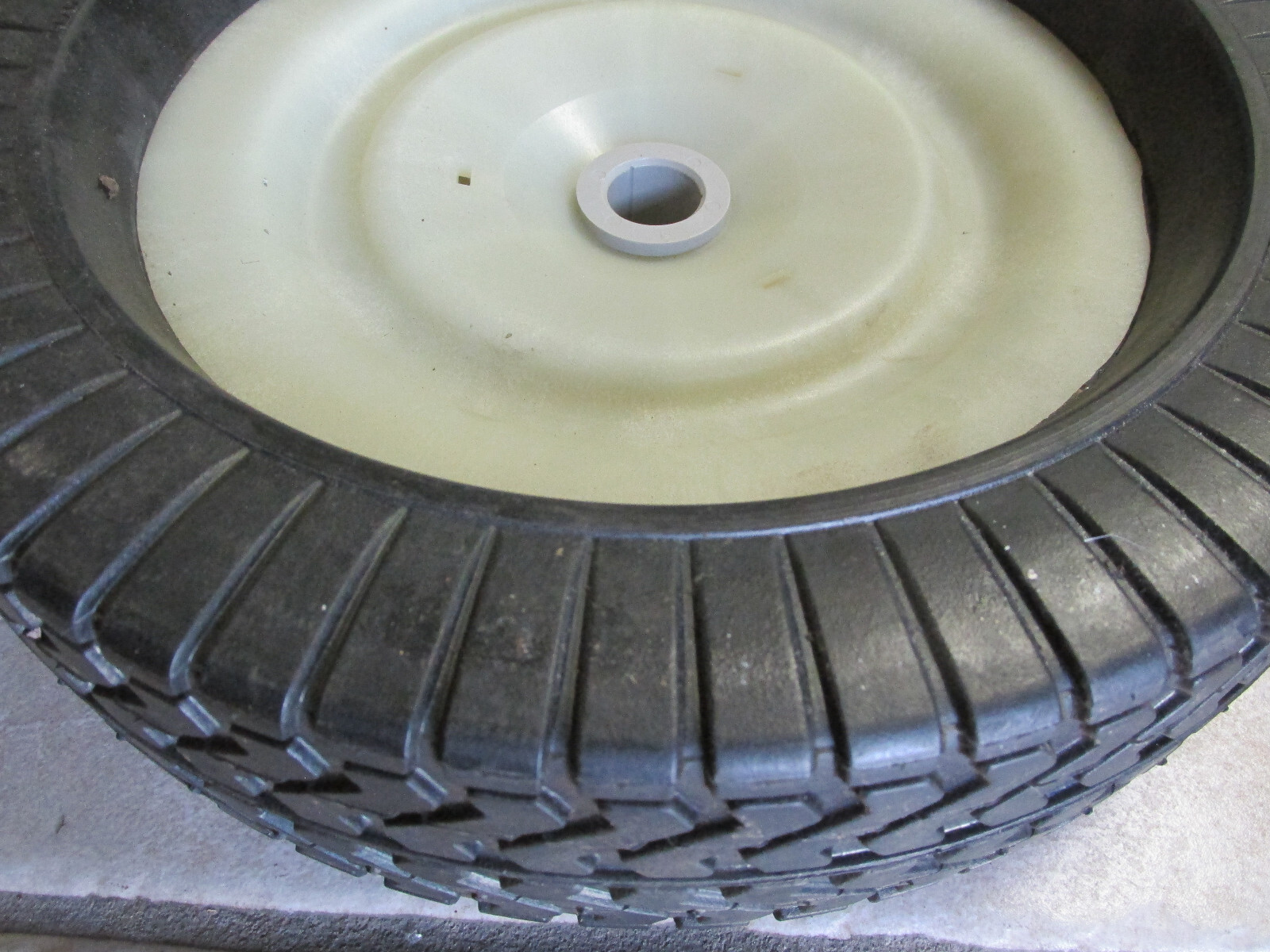 AgriFab Set 44985 Craftsman Lawn Sweeper Wheel & Tire Complete